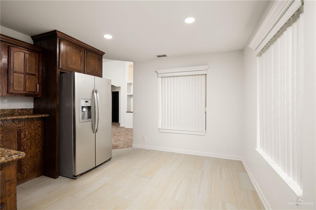 Photo 7 of 300 Diamond Street