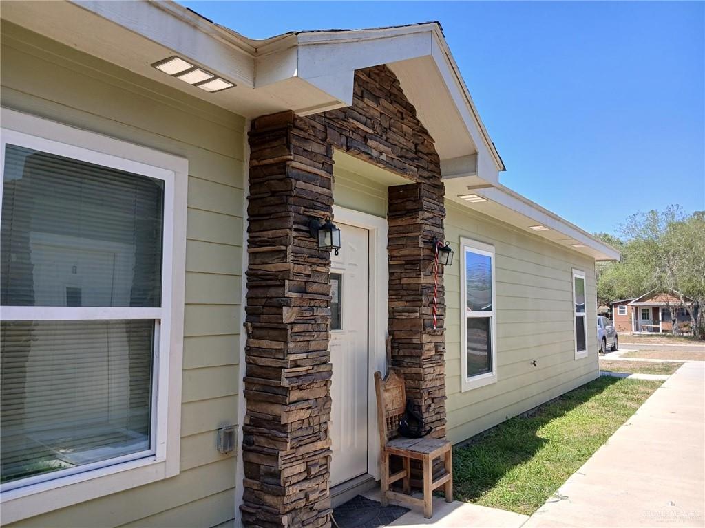 Photo 8 of 605 & 609 Cypress Avenue