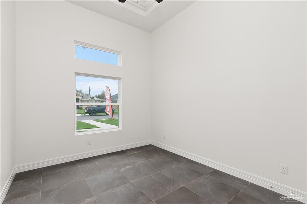 Photo 11 of 2303 King Drive