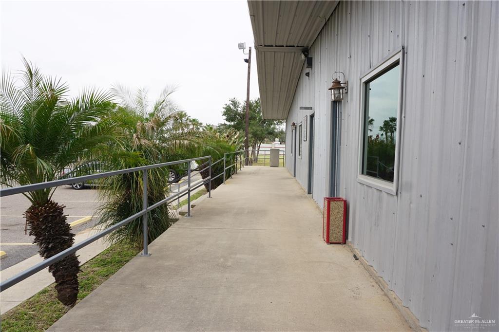 Photo 13 of 3418 Ash Avenue