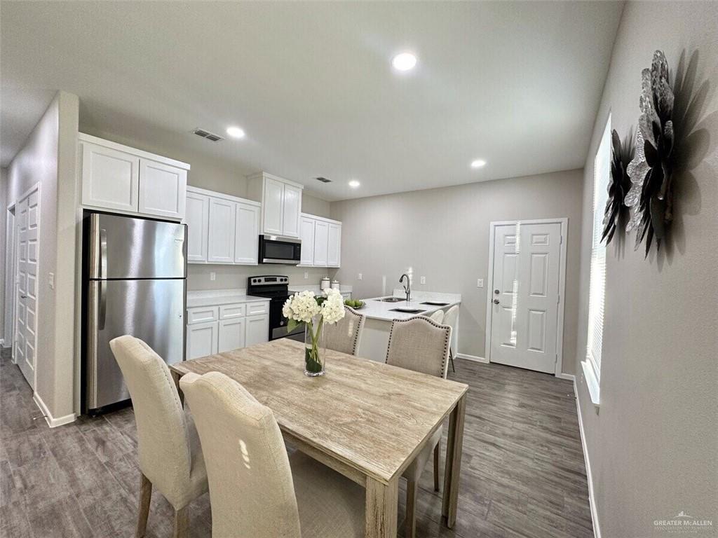 Photo 5 of 3408 Ventura Avenue #2