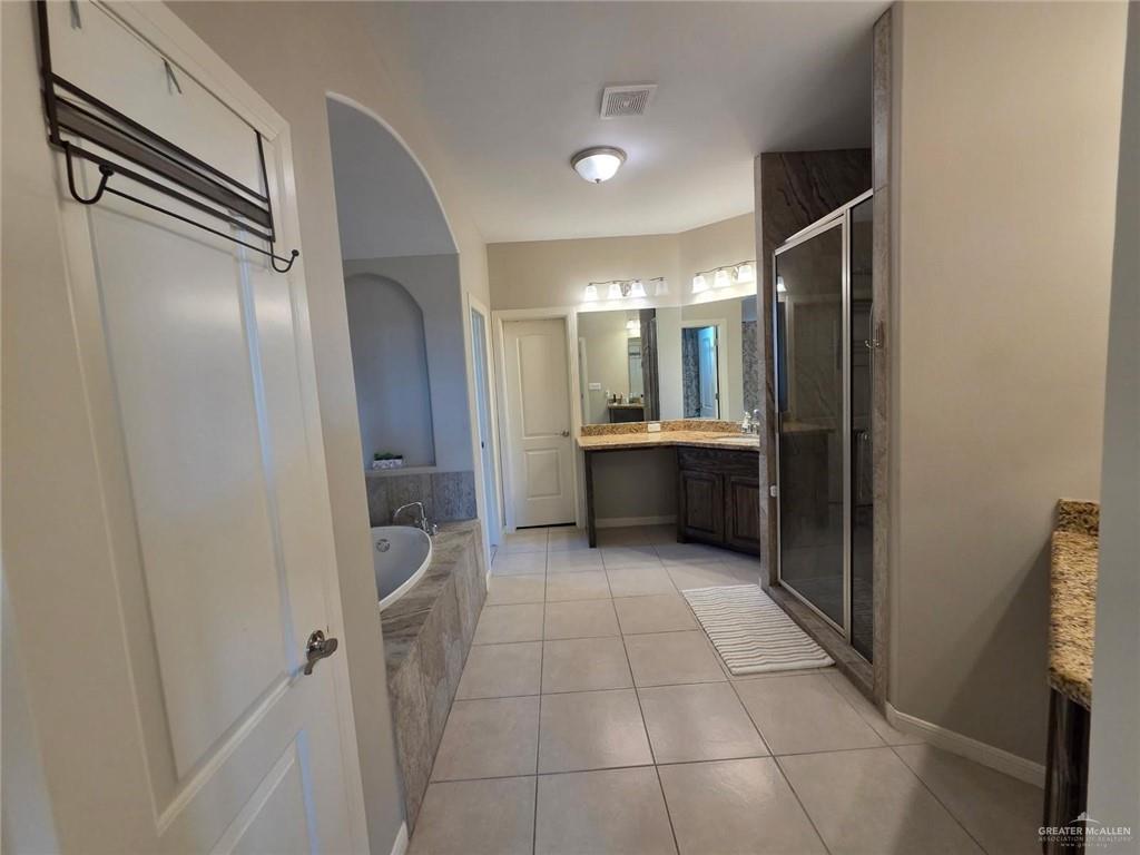 Photo 10 of 3901 Green Jay Drive
