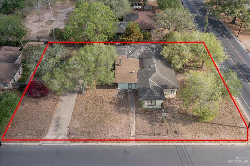 Photo 4 of 612 Border Avenue