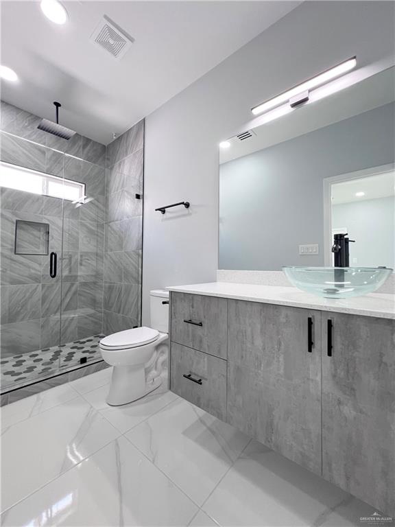 Photo 12 of 823 Woodson Avenue #4