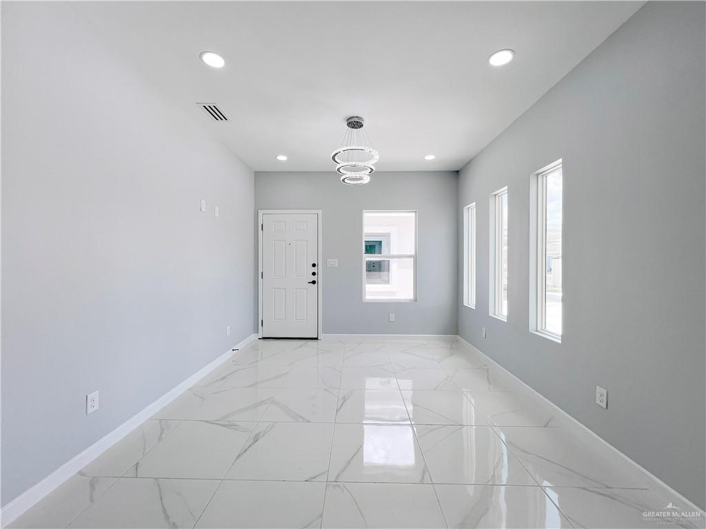 Photo 5 of 823 Woodson Avenue #4