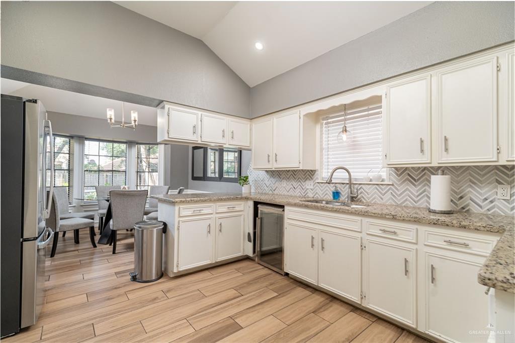 Photo 6 of 2105 Nightingale Avenue