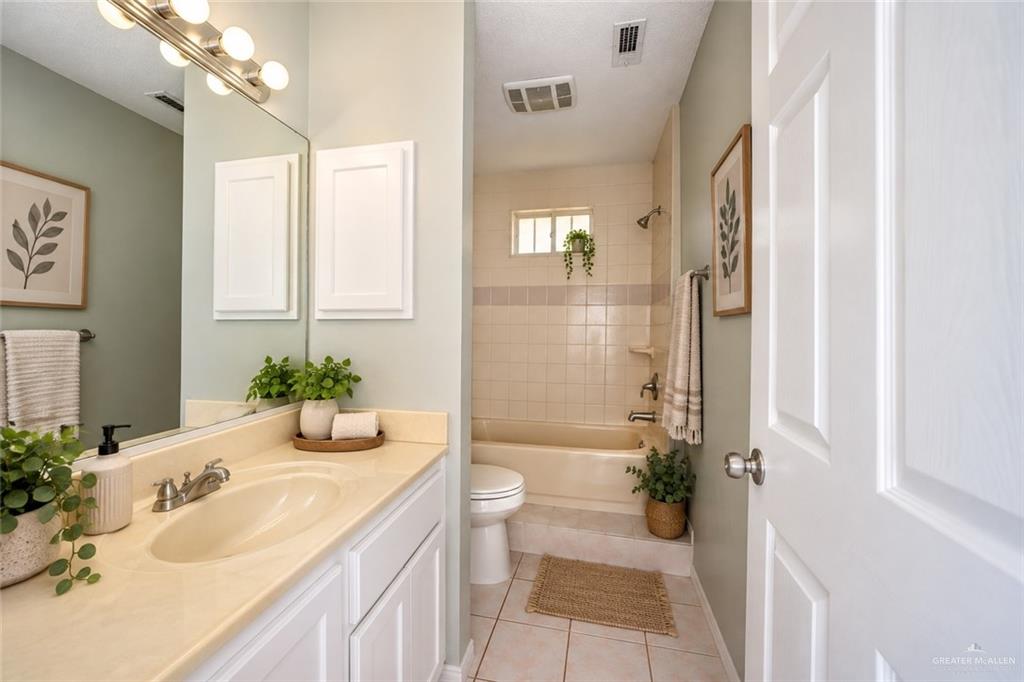 Photo 11 of 2913 Whitewing Avenue
