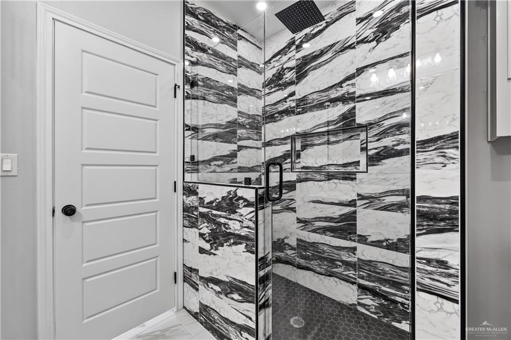 Photo 11 of 332 Barcelona Drive