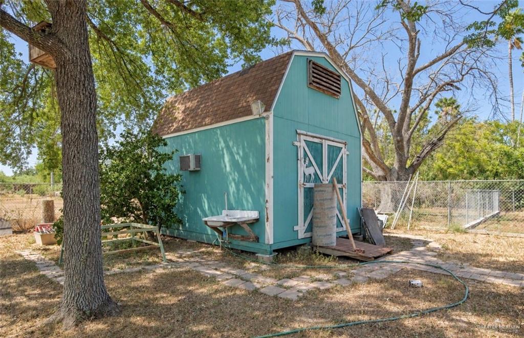 Photo 18 of 1311 Scobey Avenue