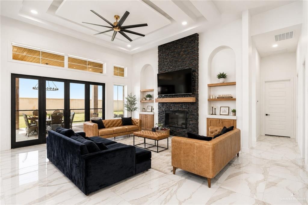 Photo 4 of 4816 Estancia Parkway