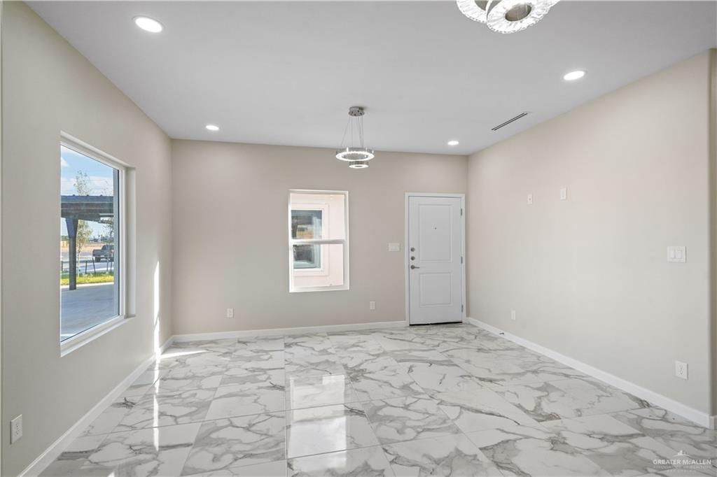 Photo 5 of 405 Onyx Avenue #1