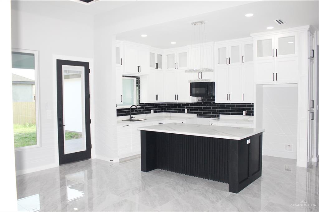 Photo 7 of 908 Dorado Drive