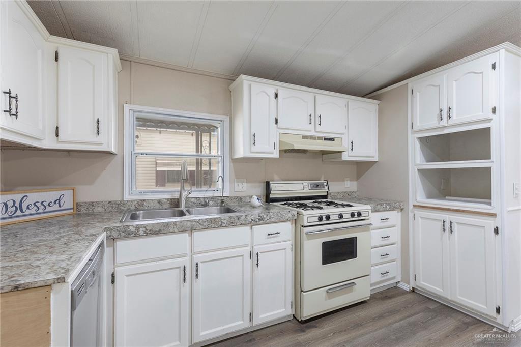 Photo 9 of 2027 Kelly Street