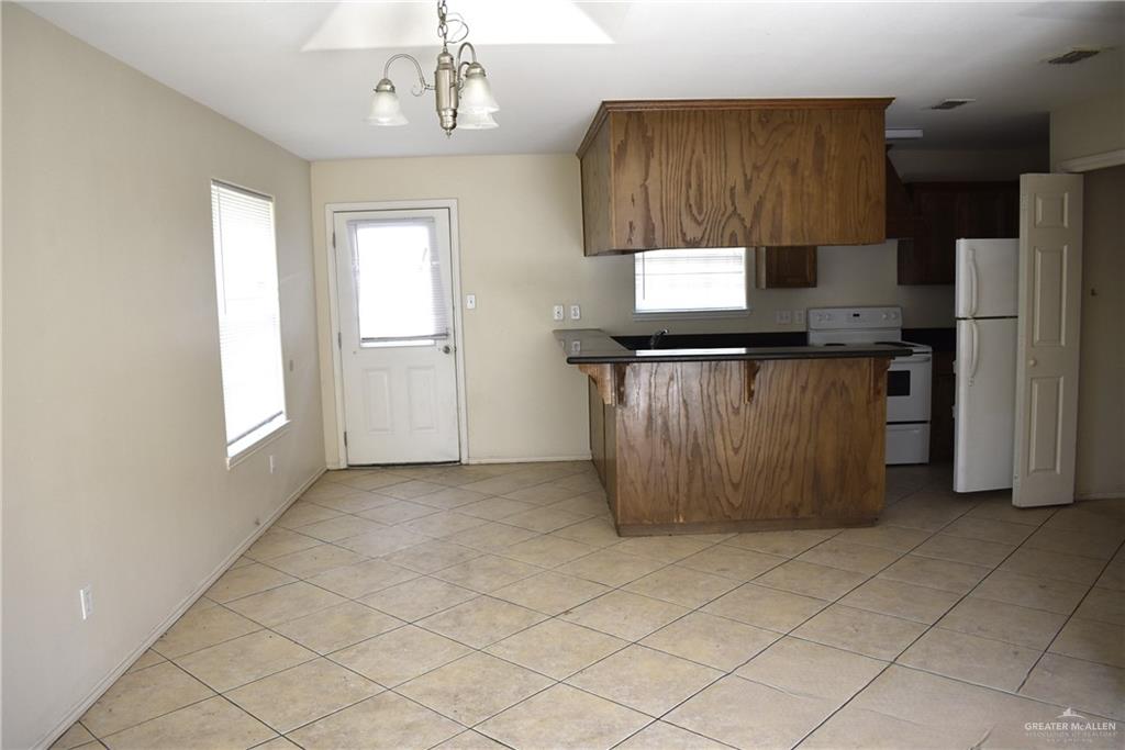 Photo 20 of 307 Albatross Avenue
