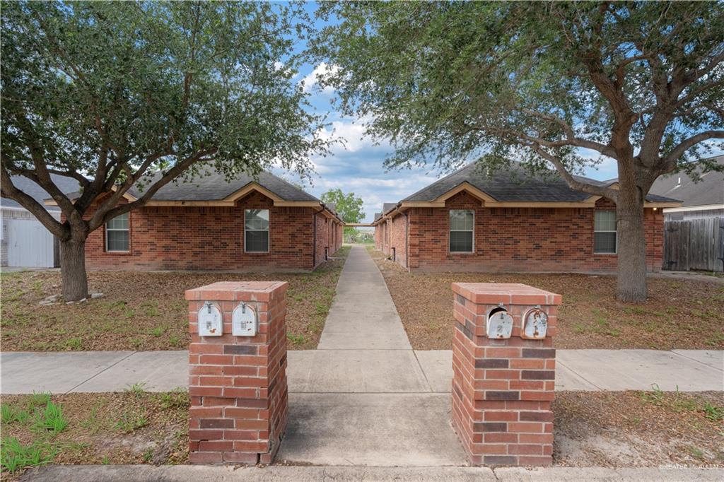 Photo 3 of 1607 Portales Drive