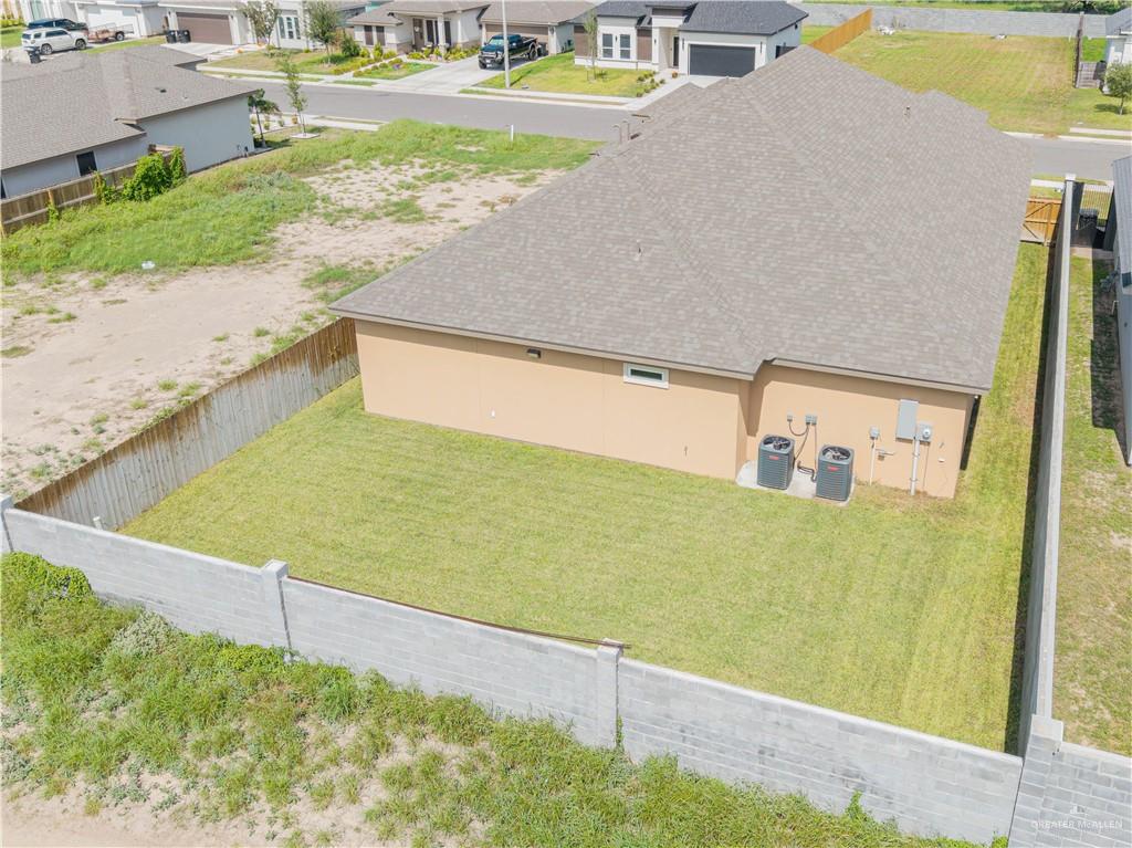 Photo 3 of 601 La Pointe Avenue