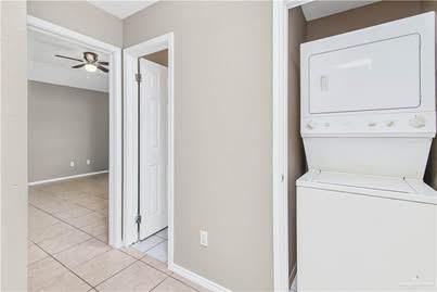 Photo 9 of 2108 Kimberly Lane #1