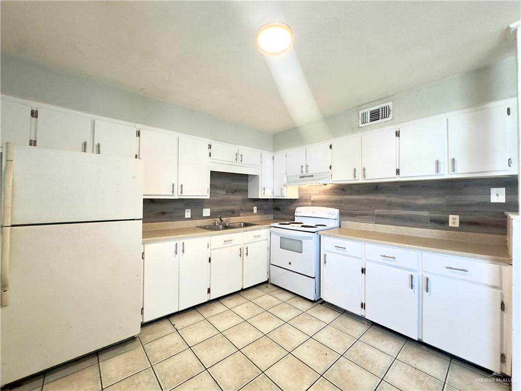 Photo 5 of 2413 Vine Avenue #C