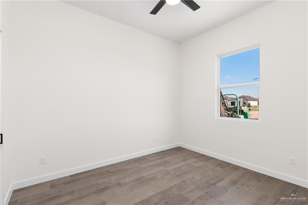 Photo 13 of 703 25th Street