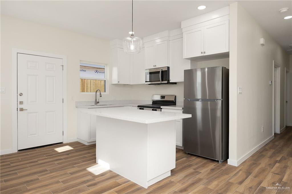 Photo 6 of 609 Onyx Avenue #1