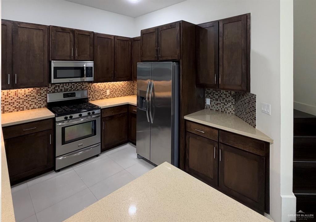 Photo 4 of 221 Ulex Avenue
