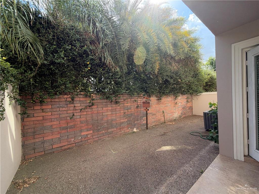 Photo 7 of 221 Ulex Avenue
