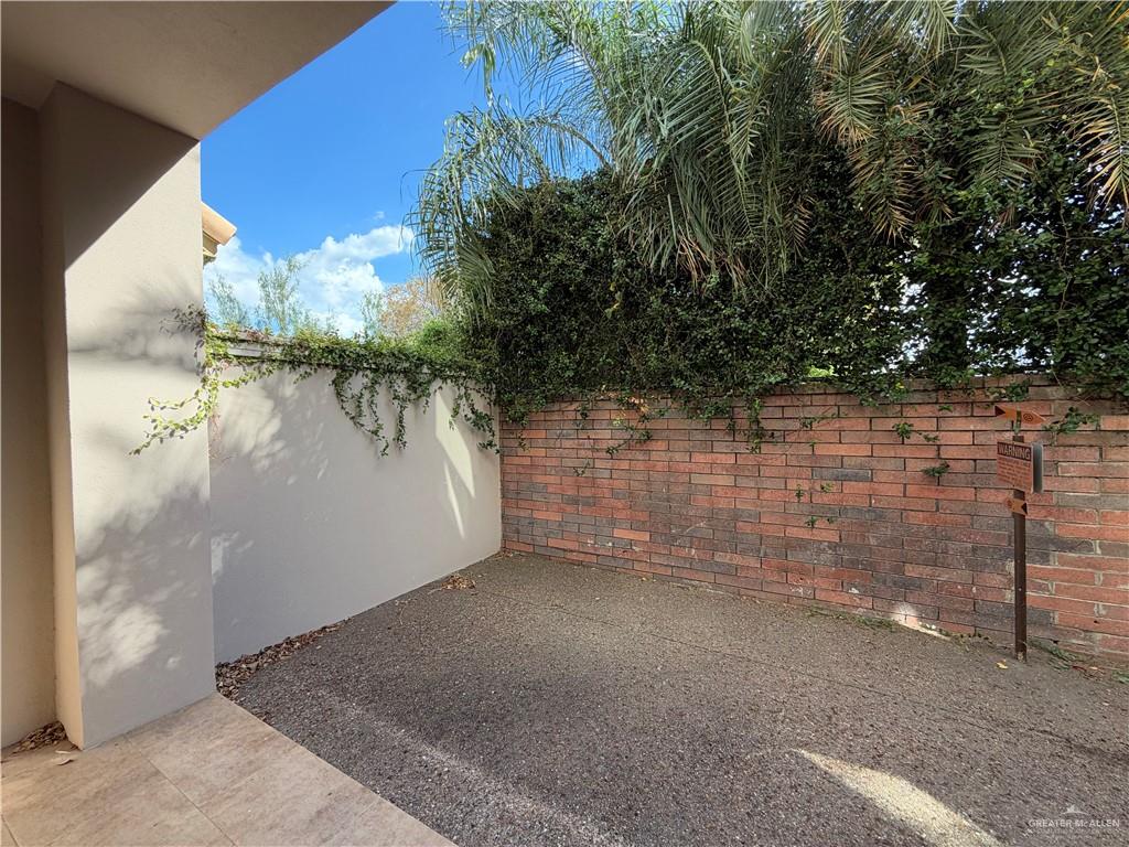 Photo 8 of 221 Ulex Avenue