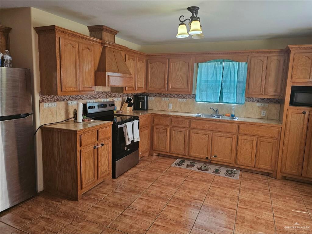 Photo 5 of 6511 Soledad Drive