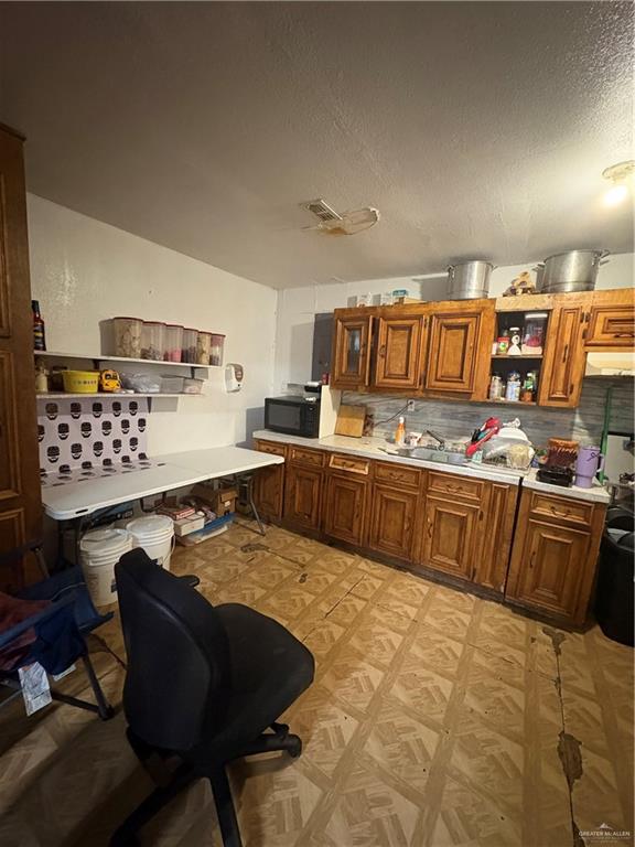 Photo 13 of 2829 Jardin Street