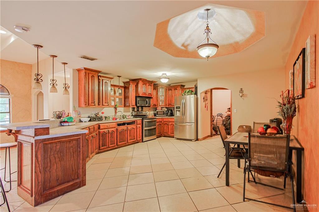 Photo 4 of 1722 Blue Bird Avenue