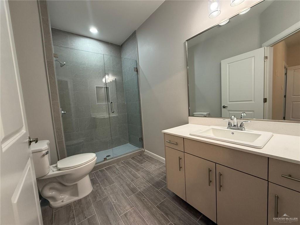 Photo 17 of 800 Dove Avenue #4