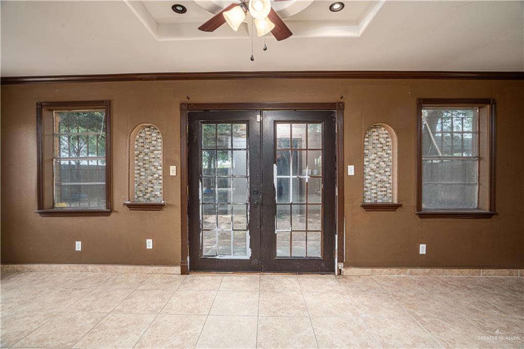 Photo 4 of 720 Padre Avenue