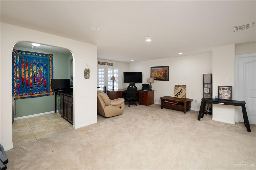 Photo 10 of 2612 York Avenue