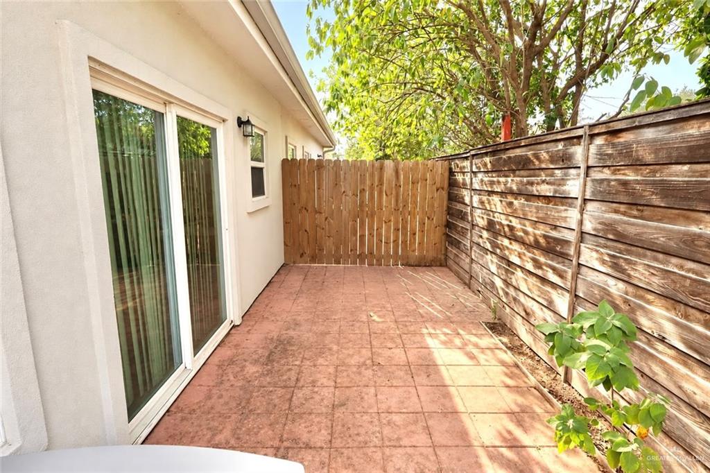 Photo 3 of 1829 Sunset Drive