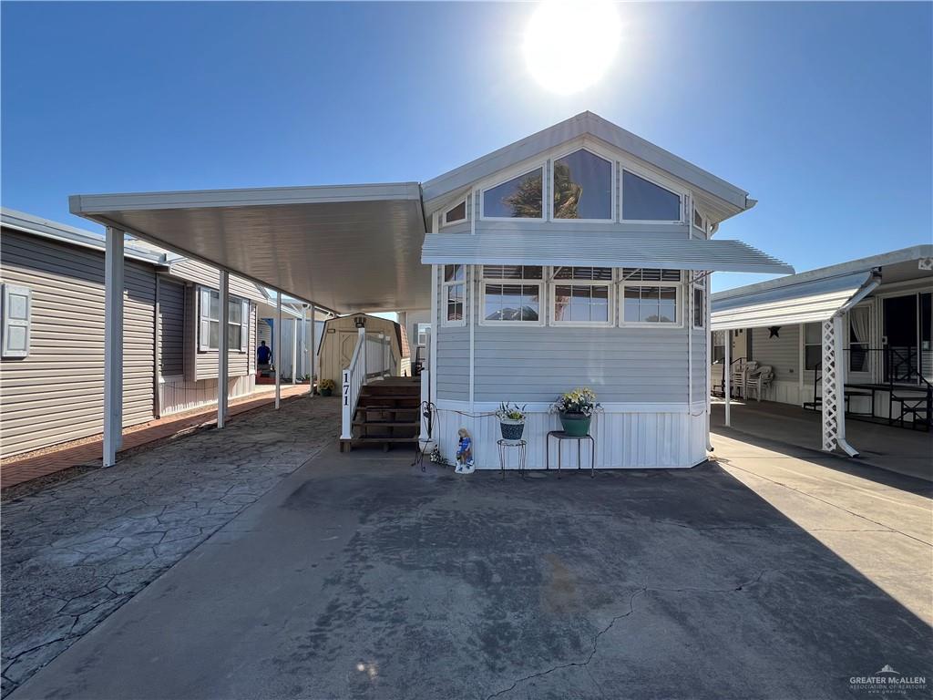 Photo 1 of 171 Tranquility Lane, Donna