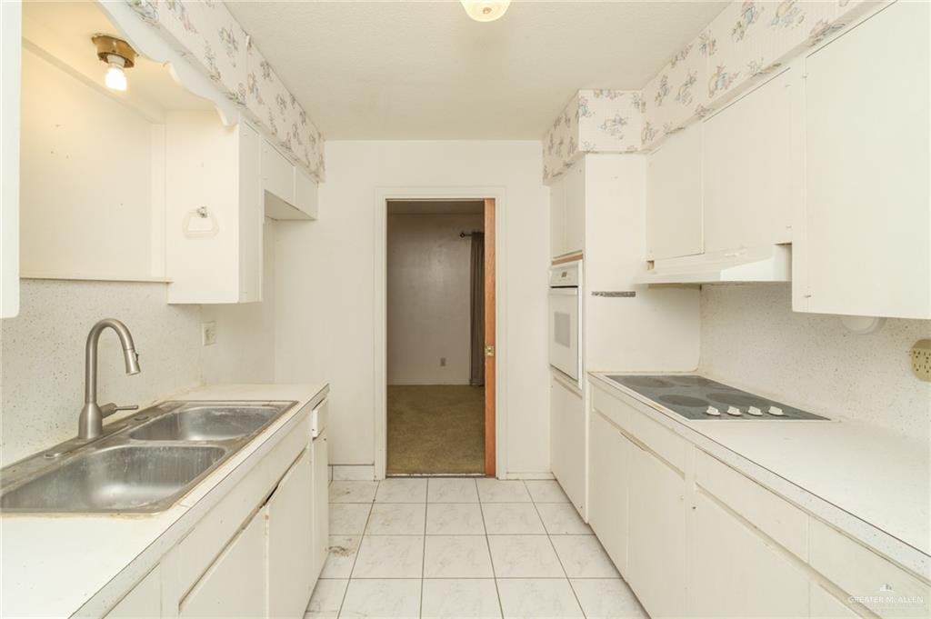 Photo 13 of 719 Walnut Avenue