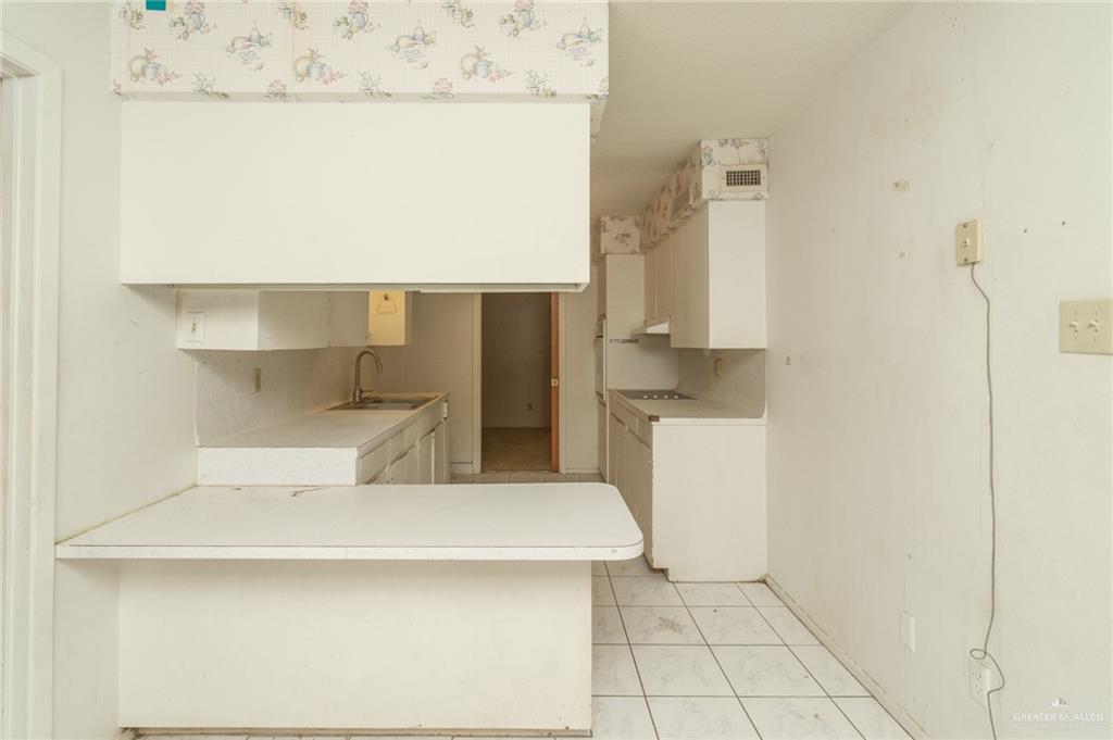 Photo 14 of 719 Walnut Avenue