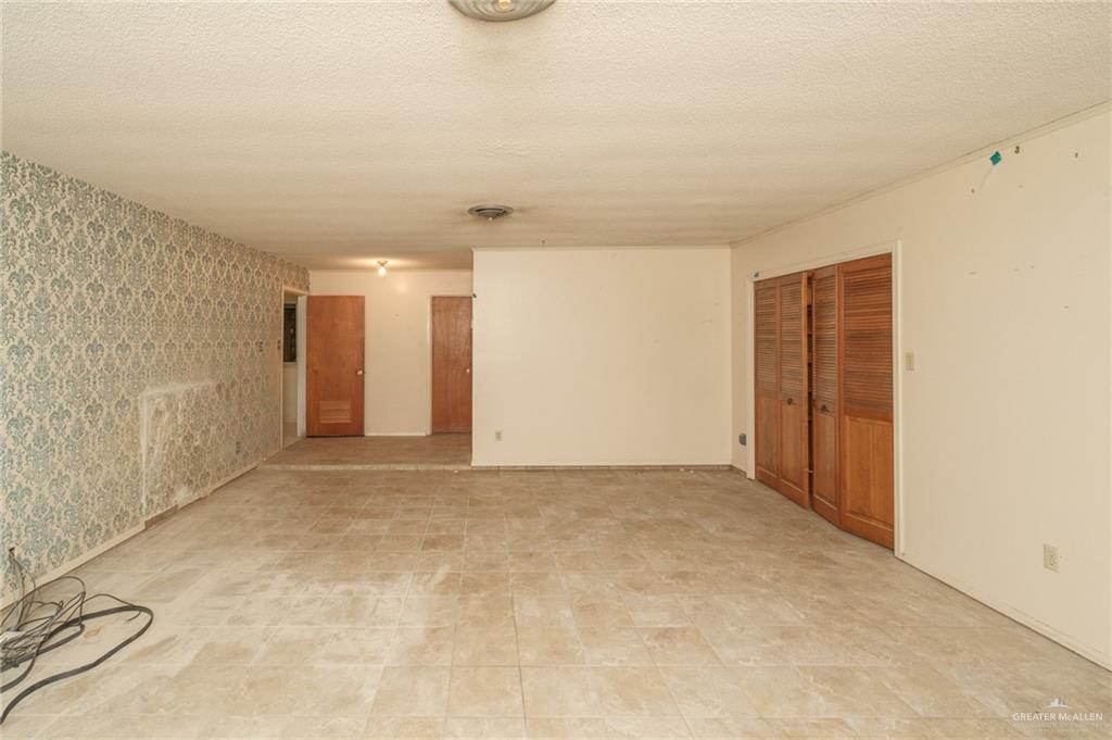 Photo 33 of 719 Walnut Avenue