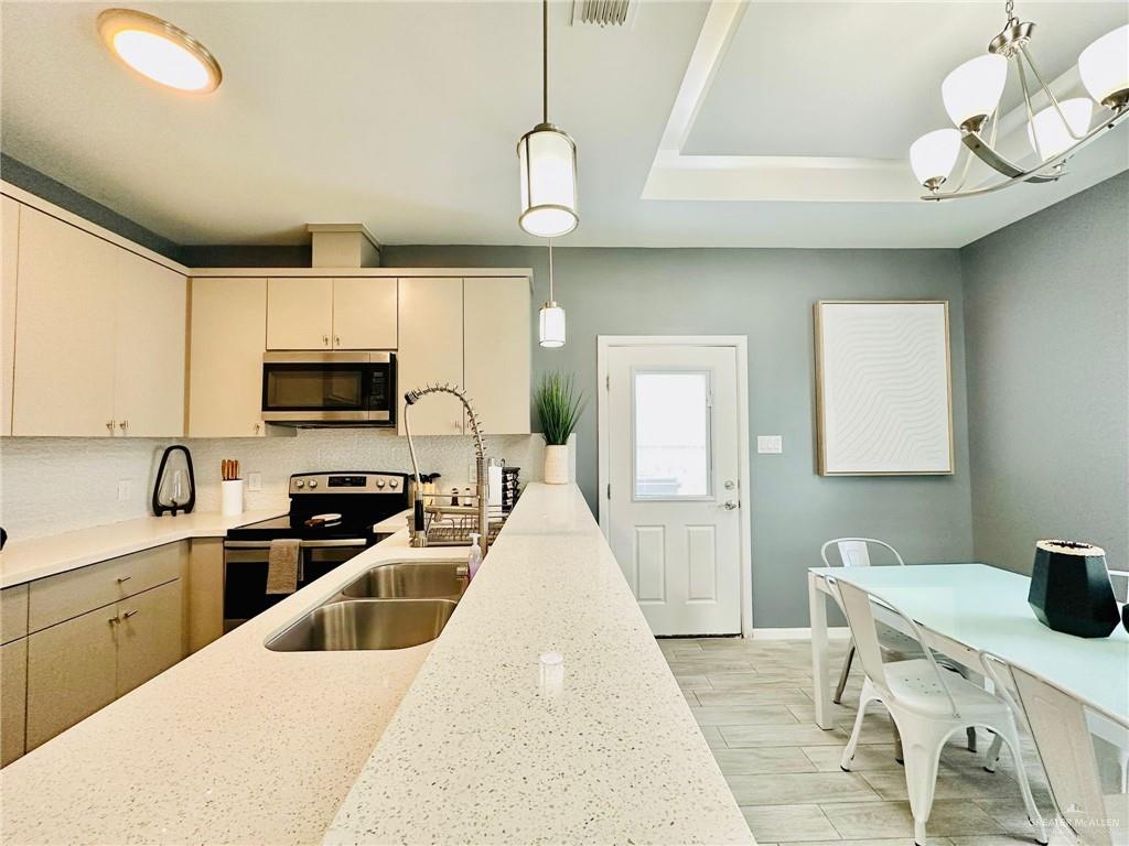 Photo 9 of 4701 Mulberry Avenue #3