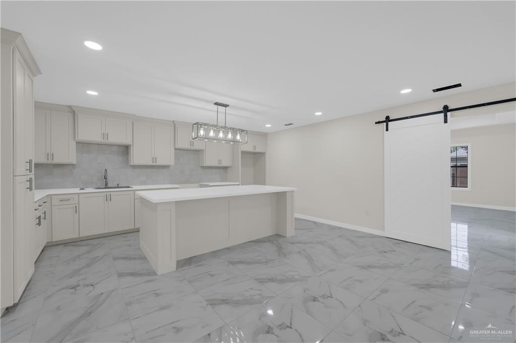 Photo 12 of 3309 Tulipan Avenue