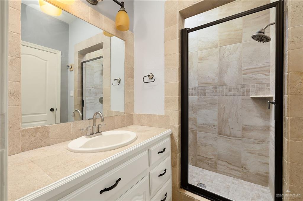 Photo 9 of 5305 Mauritius Lane
