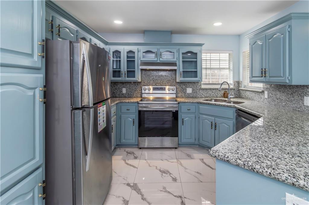 Photo 3 of 2317 Pelican Avenue