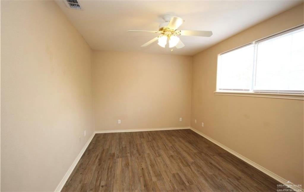 Photo 7 of 2609 Nassau Street