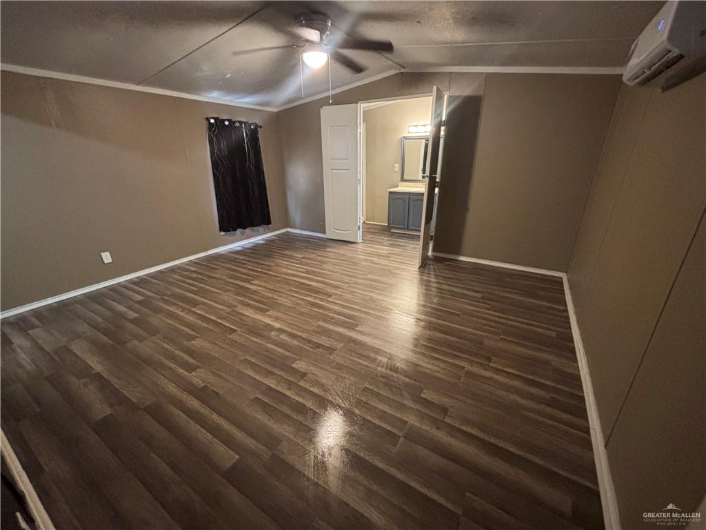 Photo 13 of 910 Violet Drive