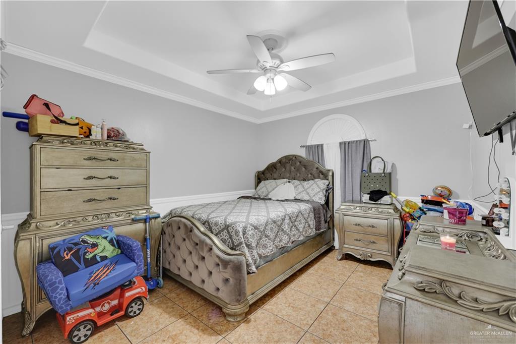Photo 16 of 404 Los Ebanos Boulevard