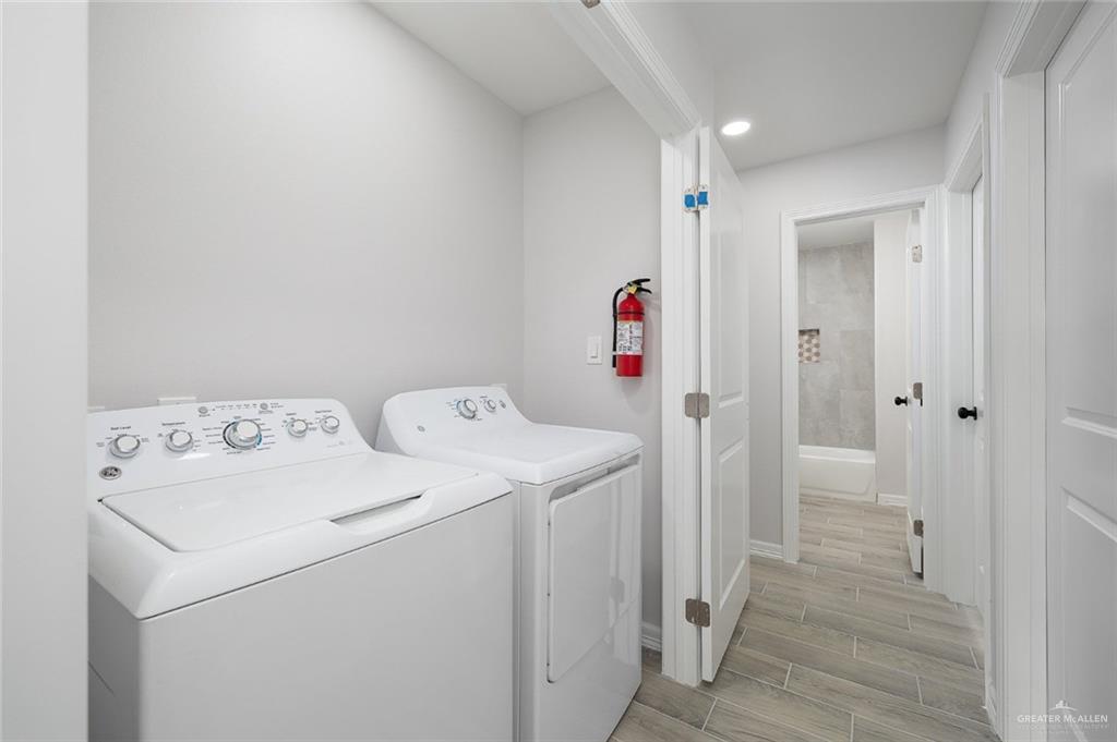 Photo 7 of 3605 Fuerte Avenue #4