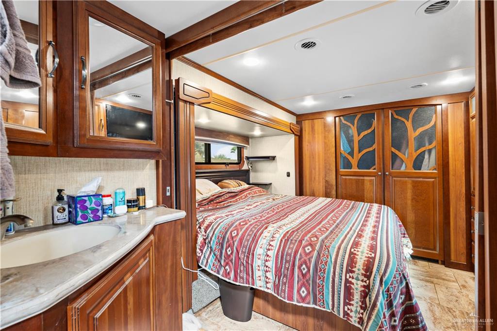 Photo 10 of 2070 Cordoba East