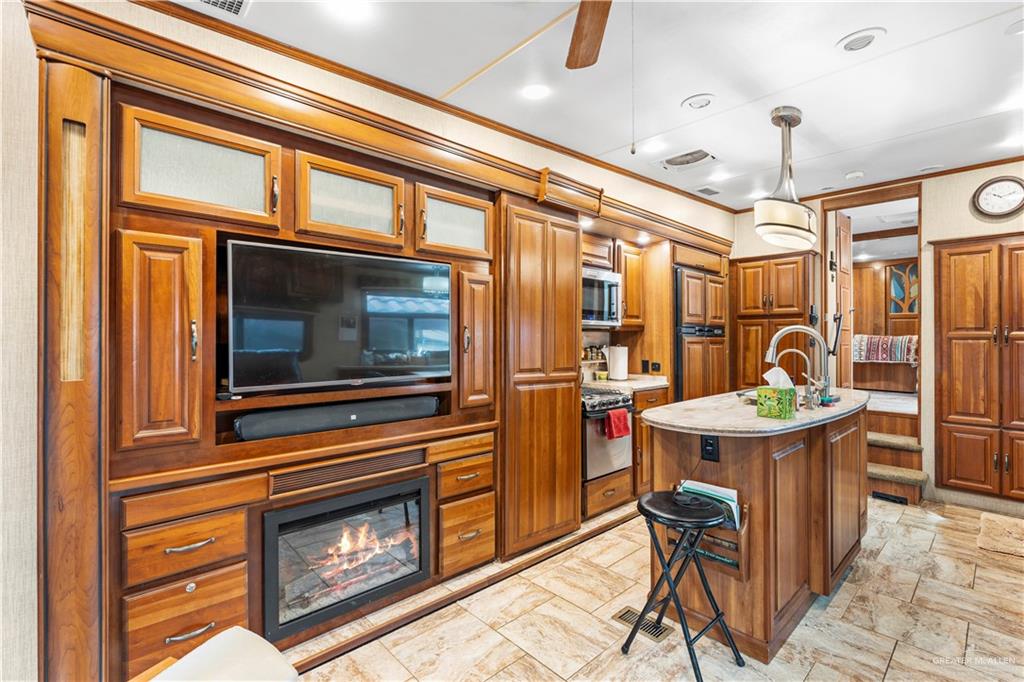 Photo 8 of 2070 Cordoba East