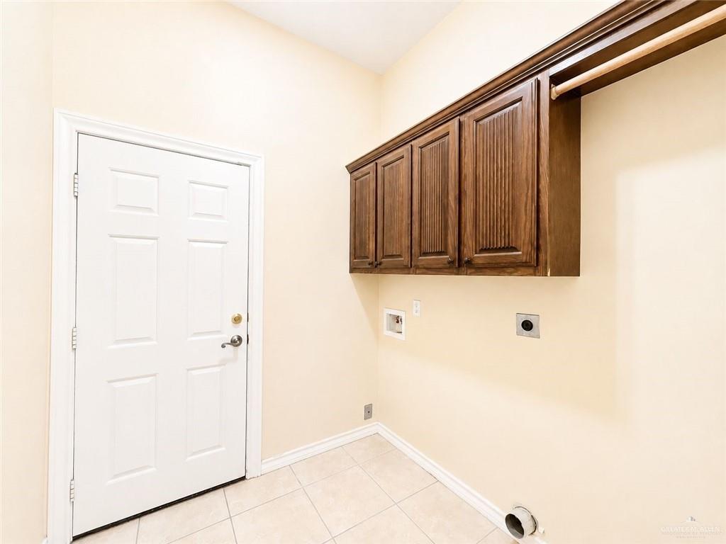 Photo 18 of 1717 Chayna Avenue