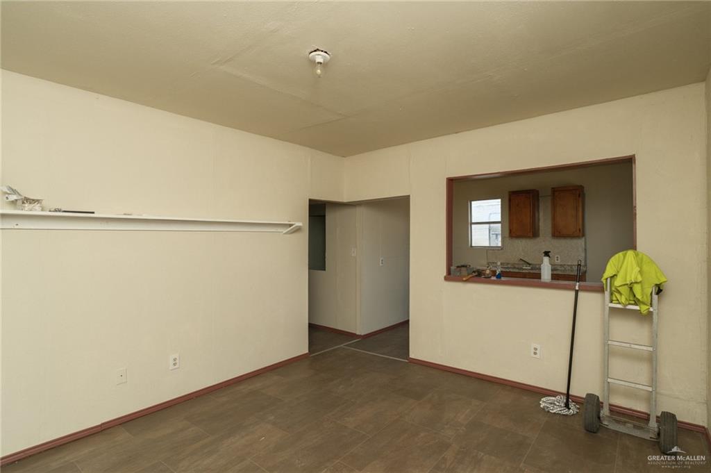 Photo 4 of 161 Elena Street